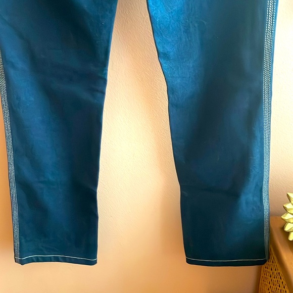 Chloé
High-Rise Straight Leg Jeans w/ Tags
Size: M | US8, FR40 - Picture 6 of 6